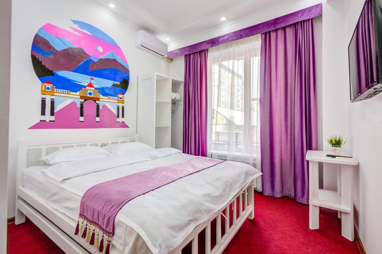 White Hotel & Hostel Bishkek Exterior photo