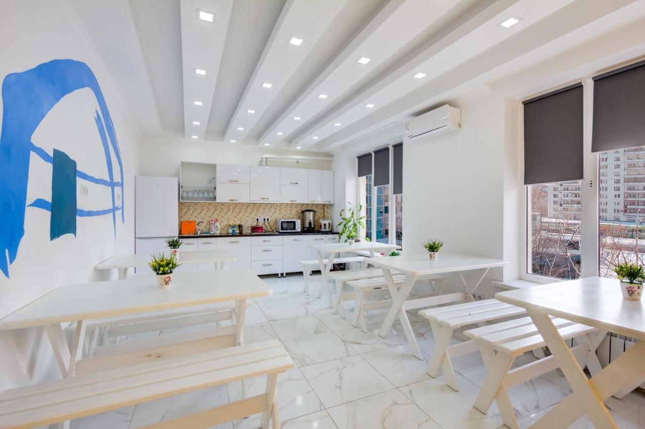 White Hotel & Hostel Bishkek Exterior photo